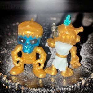 Moose Treasure X Sunken Gold Skeleton Hunter Action Figures Cake Topper 2.5" A52